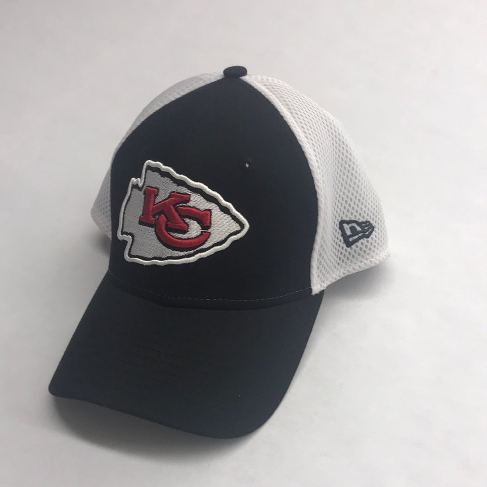 NEW ERA Branded Black/White Kansas City Chiefs Cap, Brand New, Size MEDIUM-LARGE